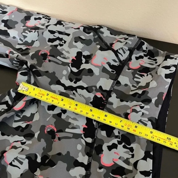 Sweaty Betty The Power 7/8 Legging - Elephant Camo Leggings - Picture 10 of 10